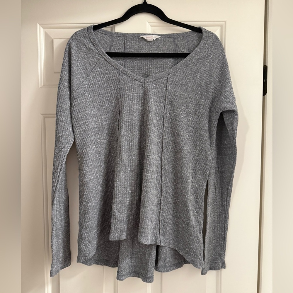 Sun & Shadow Gray Ribbed V-Neck Long Sleeve Knit Top